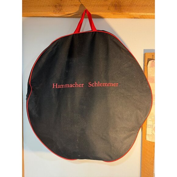 Lighted Nativity Christmas Wreath Velvet Accents Storage Bag Hammacher Schlemmer - Picture 3 of 13